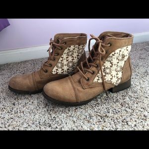 Ankle boots